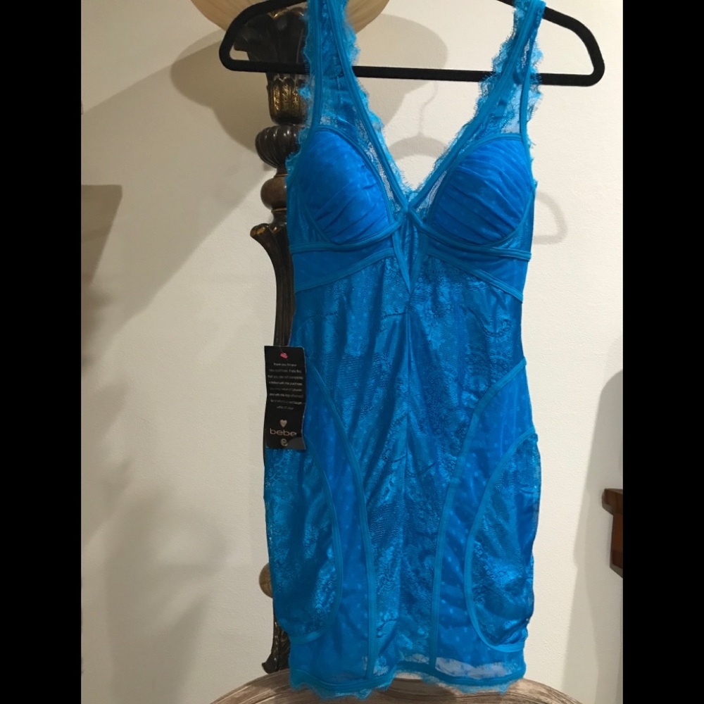Bebe Turquoise V-Neck Lace Dress  SZ Small.